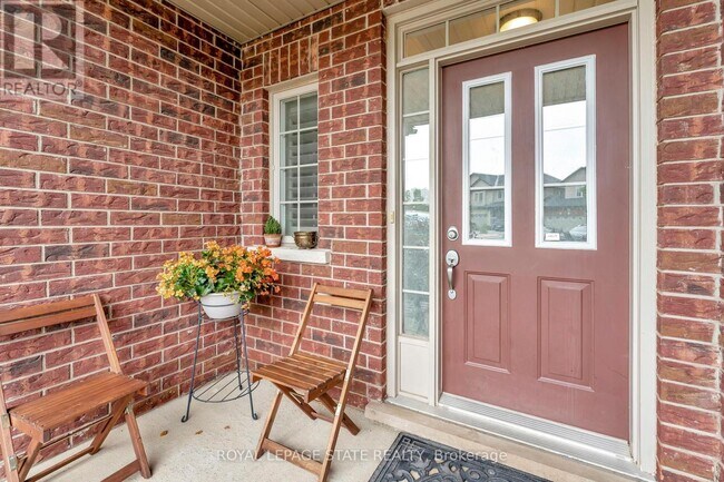 Photo - 400 Stonehenge Dr