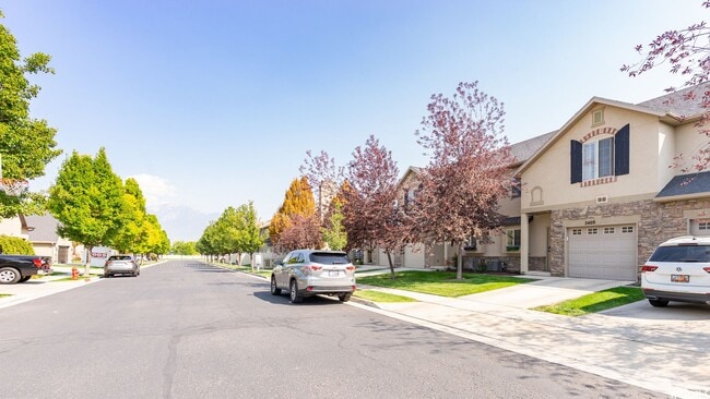 Photo - 2409 Adelaide Dr