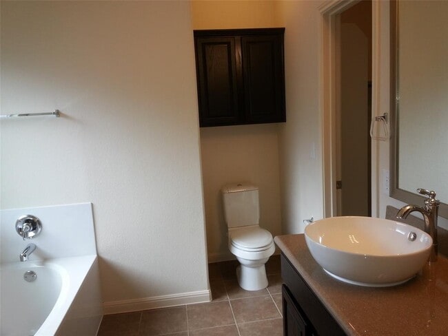 Photo - 2504 McDonald Way