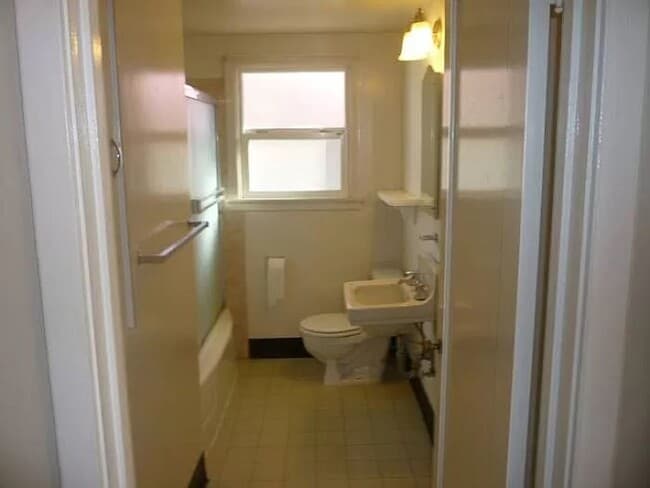 Photo - Spacious 1 Bedroom Apartment