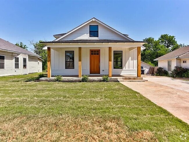 Building Photo - 1731 NW 37th St Rental