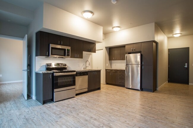 Building Photo - Buckman: Modern 1st Floor 1 Bdr w/Condo-Gr... Unit 104