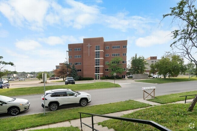 Building Photo - 2 bedroom 1 bath apartment