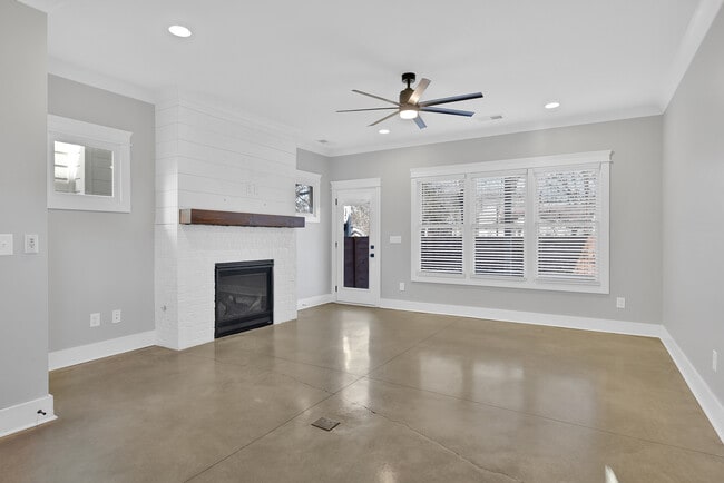 Photo - 368 Glenrose Ave