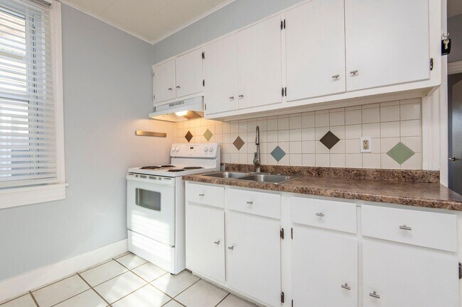 Photo - 2615 N Wauwatosa Ave