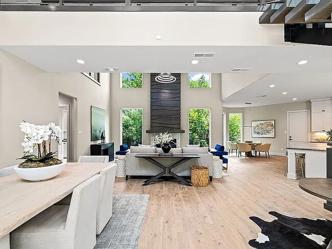 Photo - 704 Kessler Lake Dr