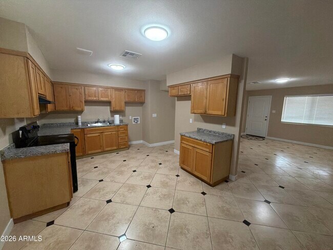 5810 W Earll Dr