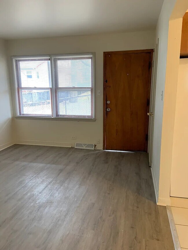 Photo - 100 Vana Dr