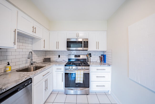 Photo - The Sunset Apartments