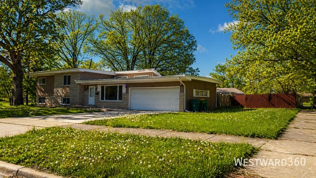 Photo - 2221 Belmont Ave