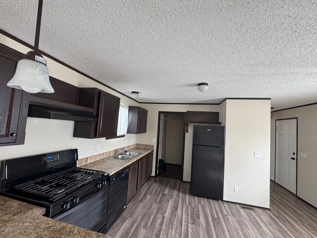 Building Photo - 32 Armstrong Ave