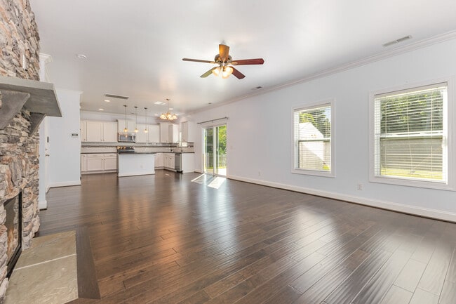 Photo - 1505 Yellow Daisy Dr