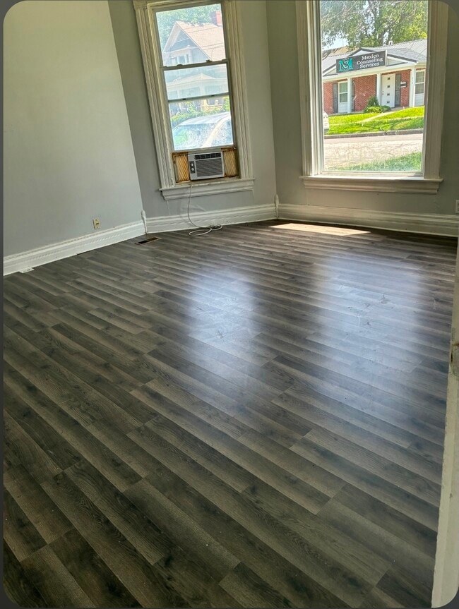 Photo - 307 E Promenade St