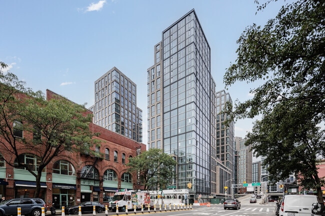 Photo - Lincoln at Bankside