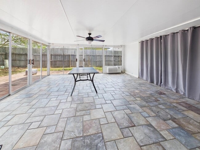Photo - 1058 Bullrush Dr