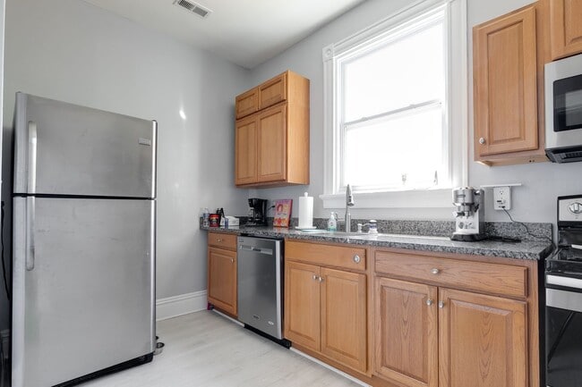 Photo - 3151 Moody Ave Unit B