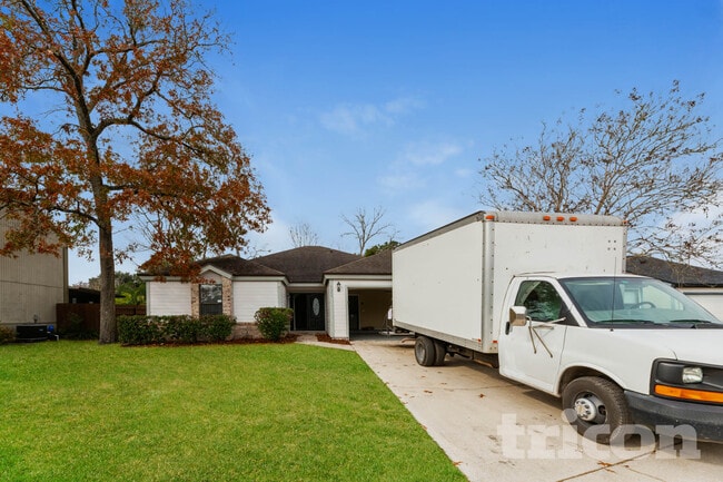 Building Photo - 8376 Chason Rd W