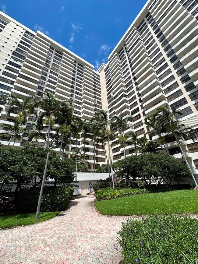 Building Photo - 600 Three Islands Boulevard Unit 317