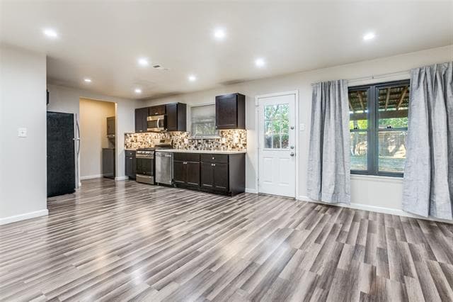 Photo - 607 La Salle Dr