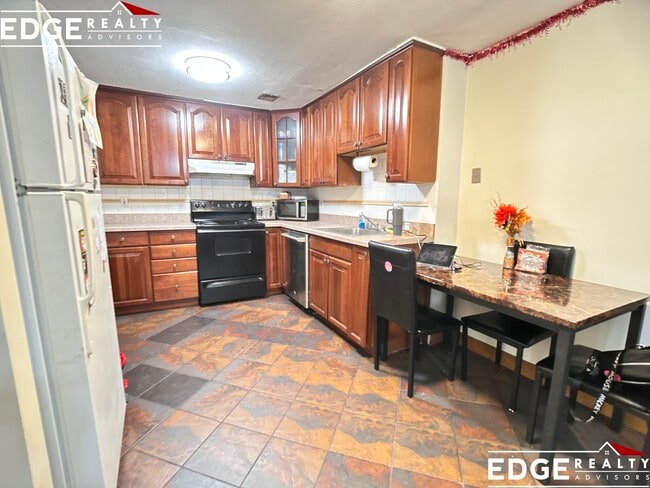 Building Photo - 361 Faneuil St