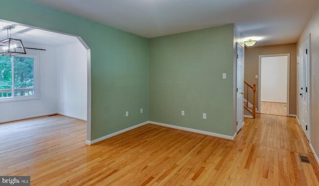 Photo - 8413 Manor View Rd