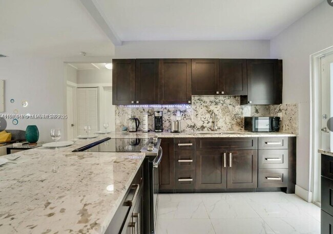 Photo - 1526 NE 110th St