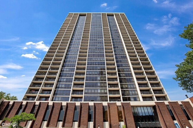 Building Photo - 1636 N Wells St Unit 1510