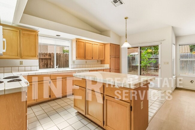 Photo - 8948 Warmsprings St