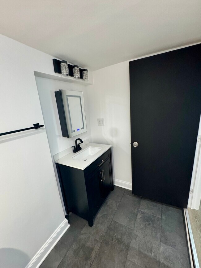 Photo - 5510 N Spaulding Ave