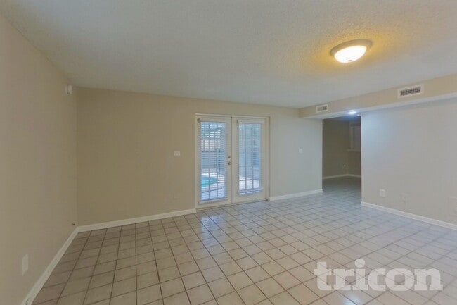 Photo - 2814 Cedaridge Dr