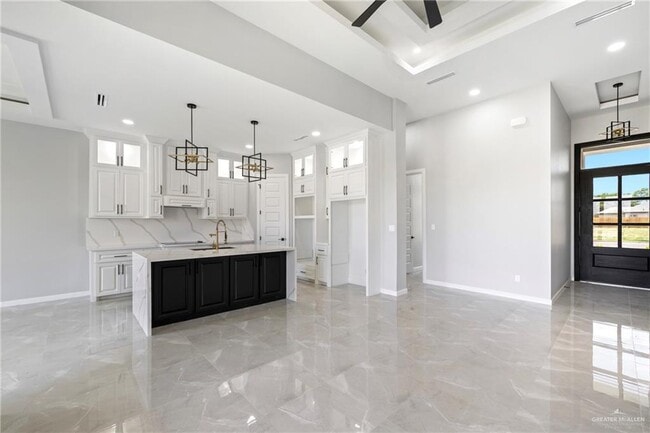 Photo - 26 N 49th Ln