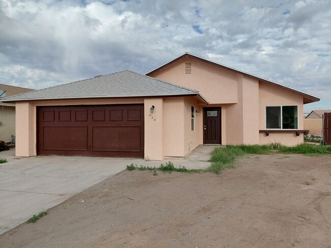 Building Photo - Spacious Home for Rent in Imperial!