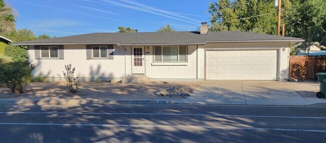 3 Bedroom Home in Gardnerville - 3 Bedroom Home in Gardnerville