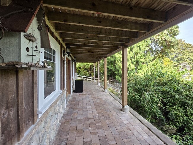 103 Goodman Rd