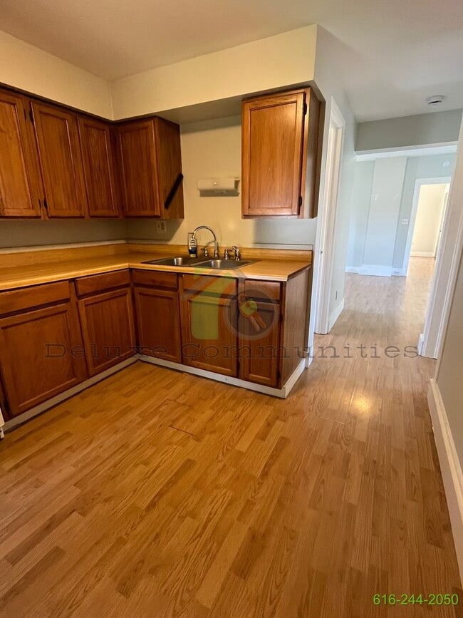 Photo - 1021 Broadway Ave NW Unit 1