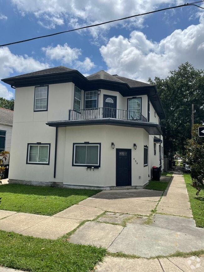 Building Photo - 440-440 S Clark St Unit 440 Upper Rental