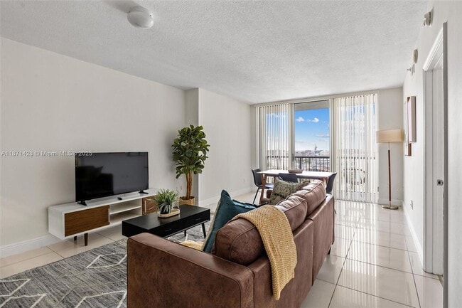 Photo - 1750 N Bayshore Dr Unit 1811