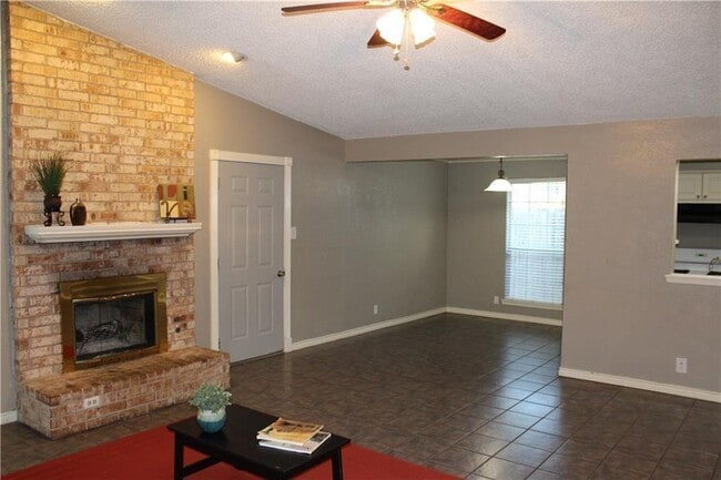Photo - 1702 Goodson Ln