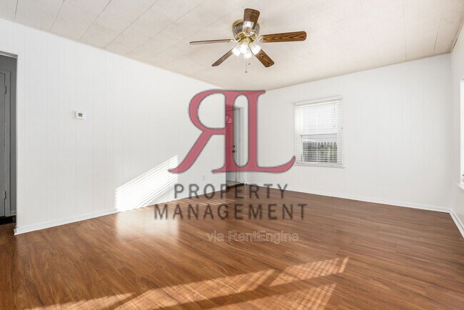 Photo - 3400 Eisenhower Rd
