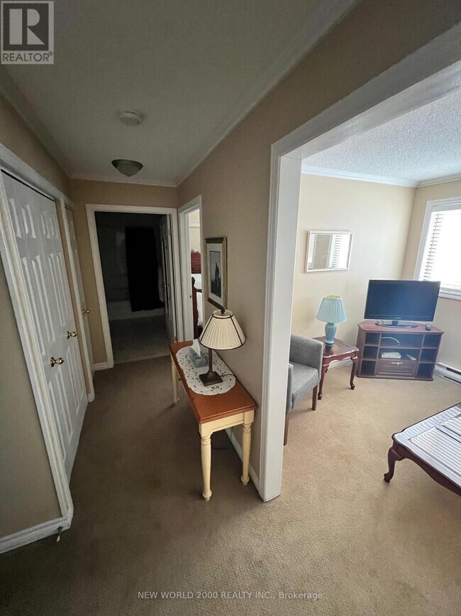 Photo - 154 Ainslie St N