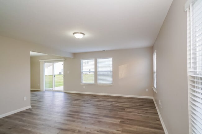 Photo - 8024 Bach Dr