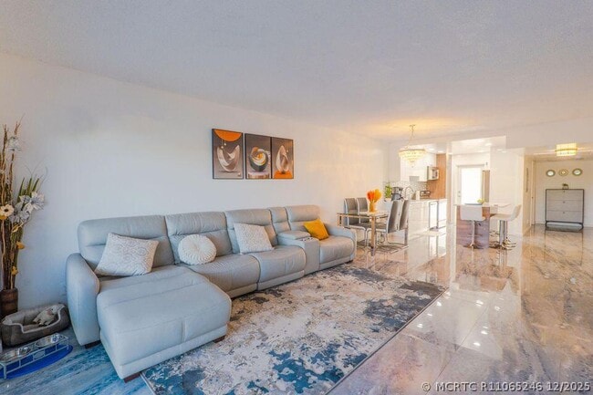 Photo - 2801 N Palm Aire Dr Unit 410
