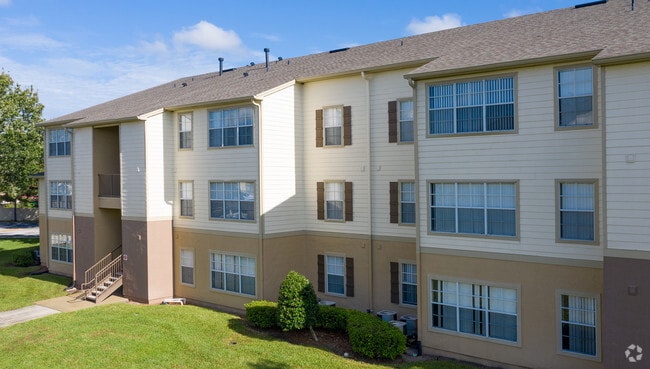 Photo - Retreat at Valencia Apartment Homes