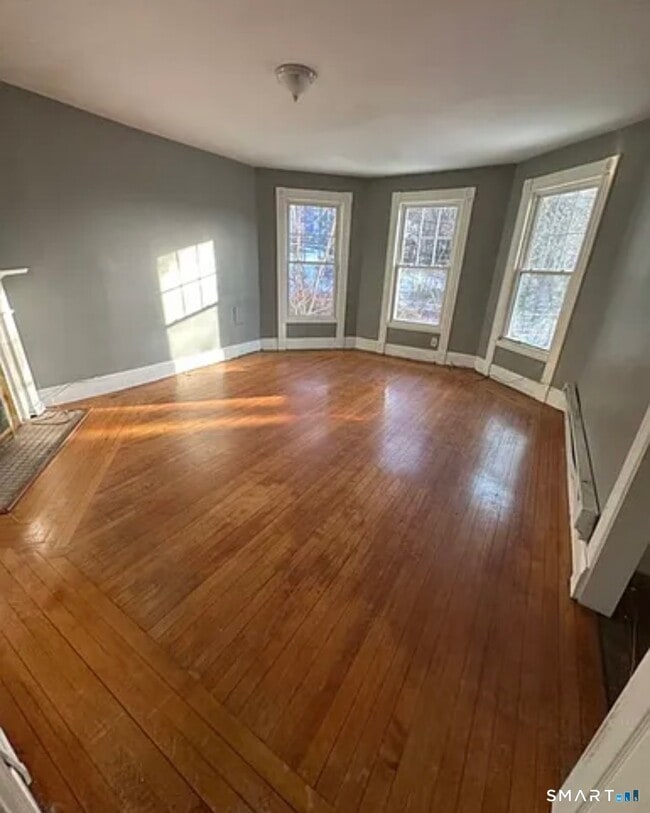 Photo - 484 Waterville St