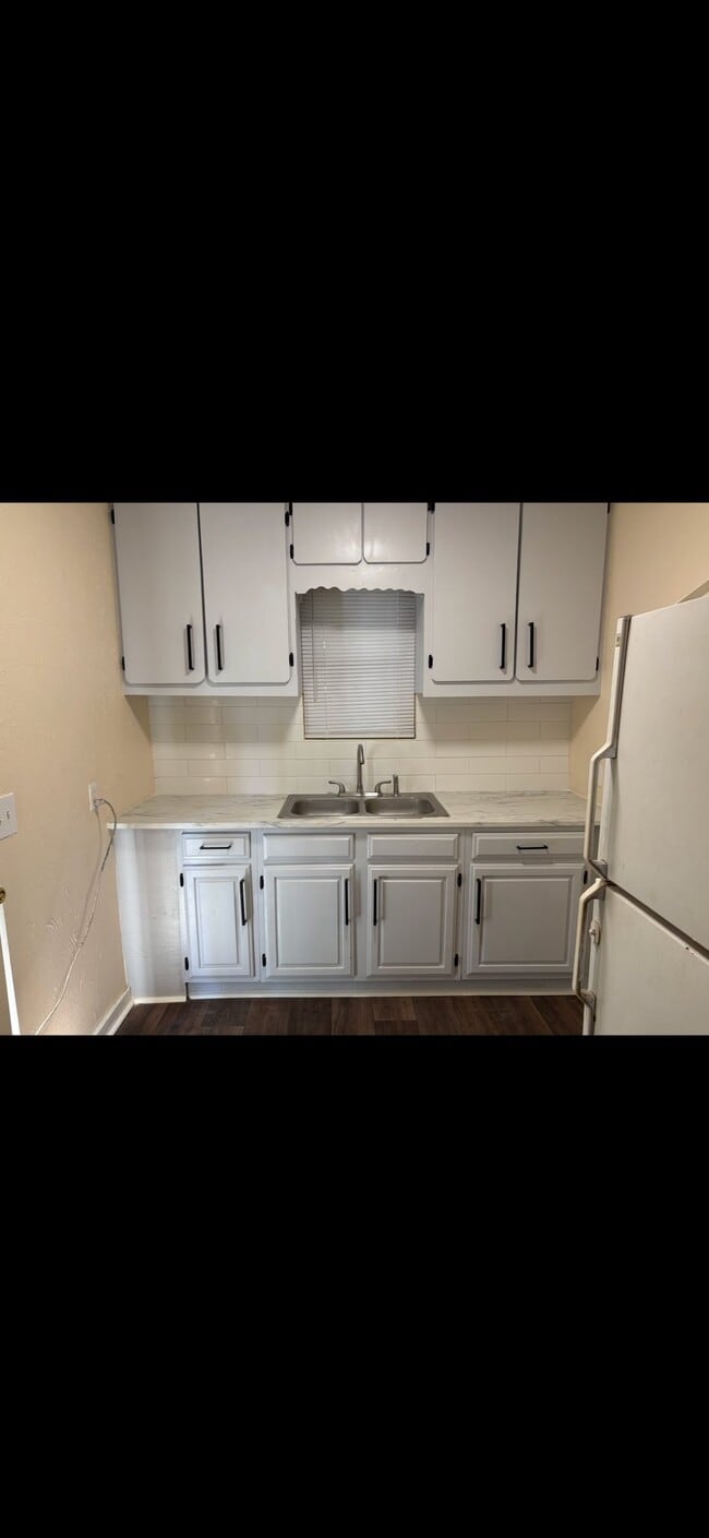 Photo - 1523 W 15th St