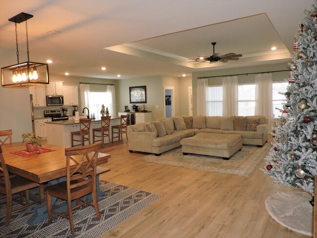 Photo - Easy access to shopping, interstate & Navy Federal complex!