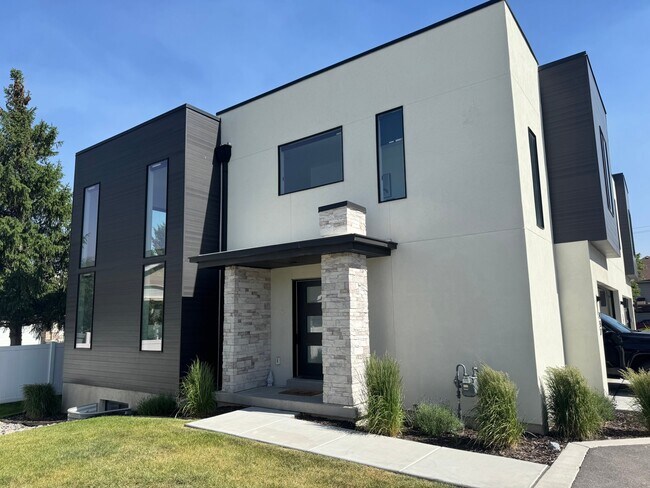 457 Greenwood Ave