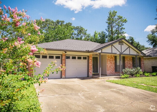 Building Photo - 13602 Fernhill Dr Rental