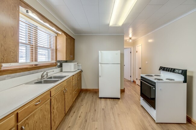 Building Photo - 612 N 19th St Unit #3