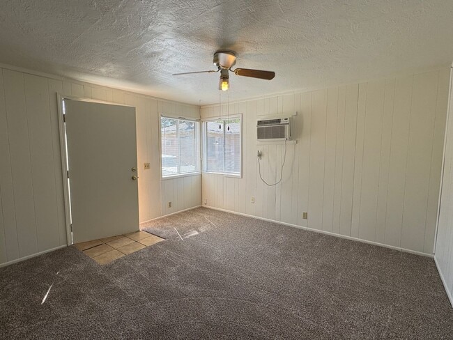 Photo - One Bedroom Apartment In Garden Acres Area Unit 251